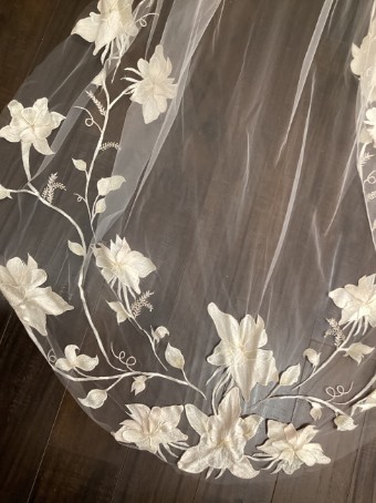 Malis Henderson Style: V5922 #0 default Ivory/Blush thumbnail