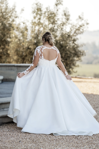 Allure Bridals Style: A1105W -Size 22- Allure Bridals #1 Ivory/Nude thumbnail